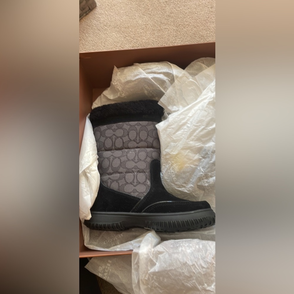 Coach Black Snowboots Size 5